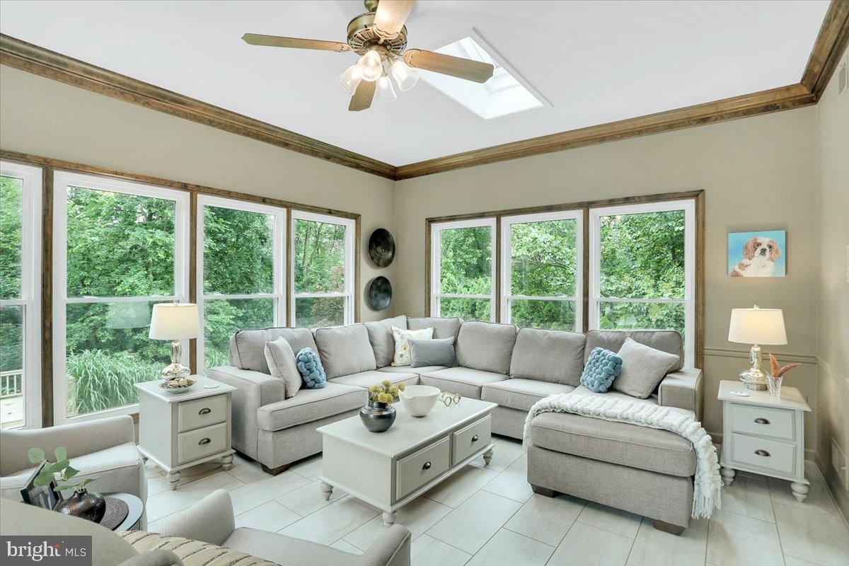 HAMPDEN SQUARE - Residential
