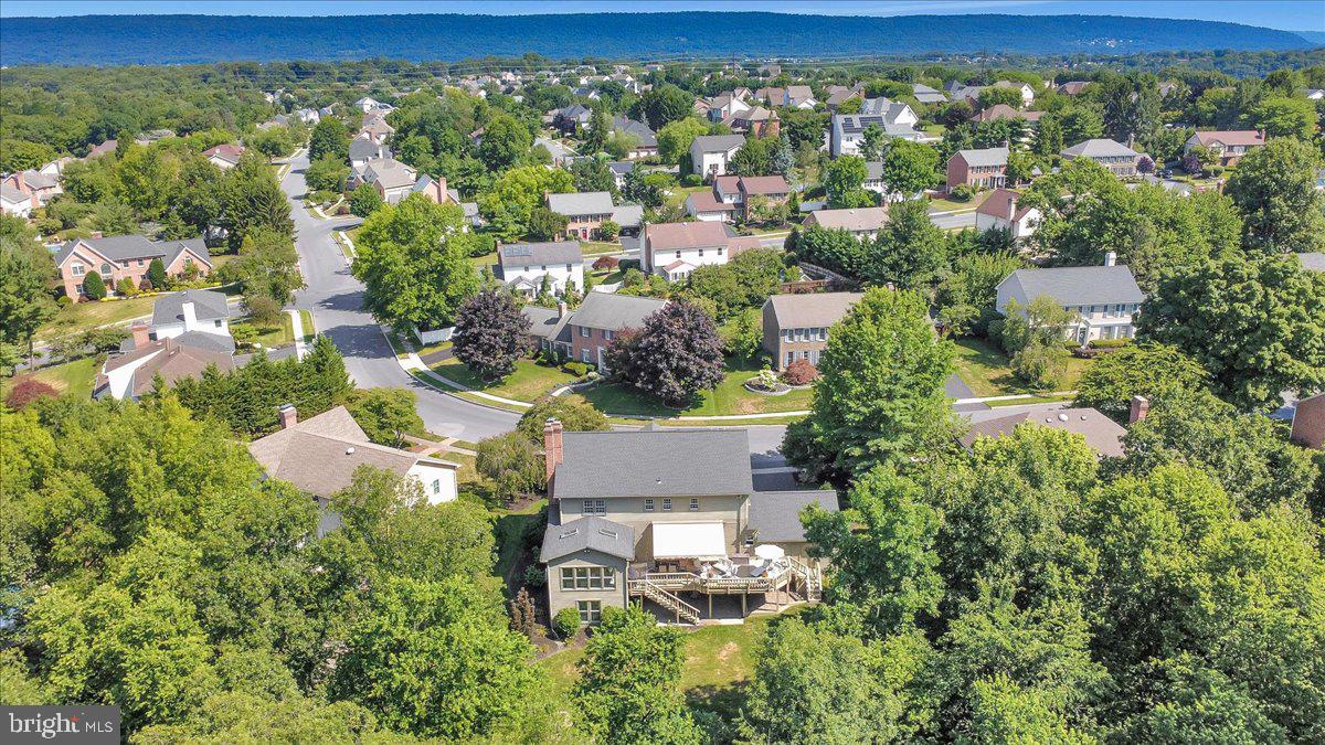 HAMPDEN SQUARE - Residential