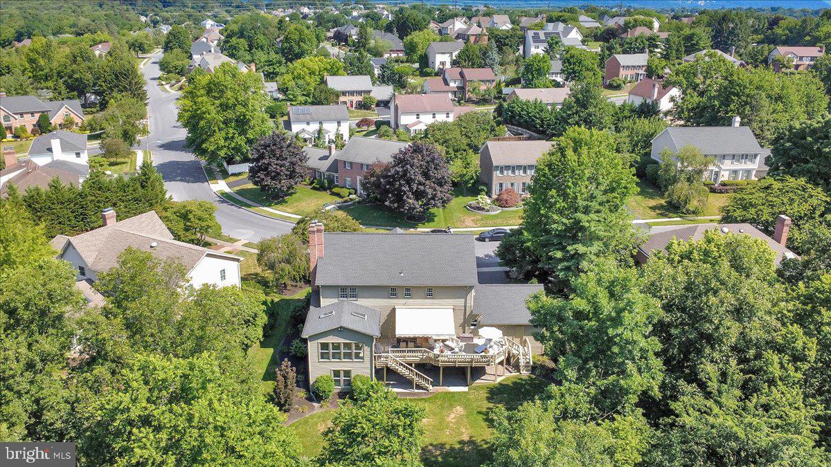 HAMPDEN SQUARE - Residential