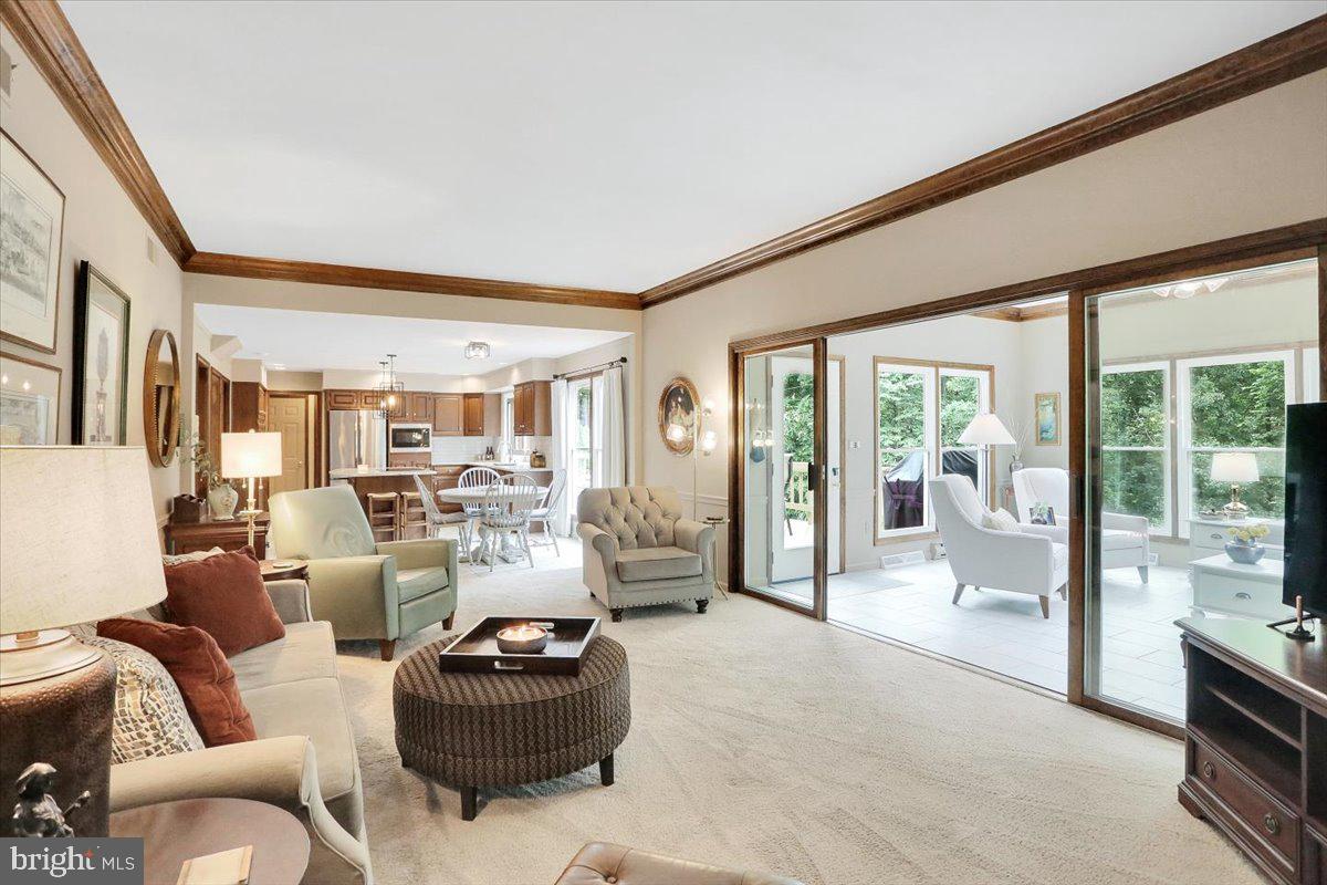 HAMPDEN SQUARE - Residential