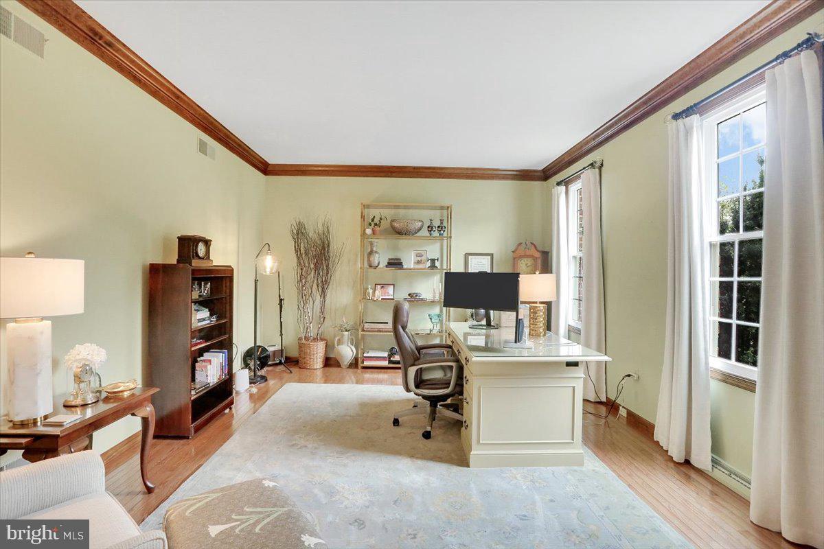HAMPDEN SQUARE - Residential