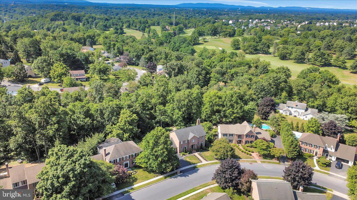 HAMPDEN SQUARE - Residential