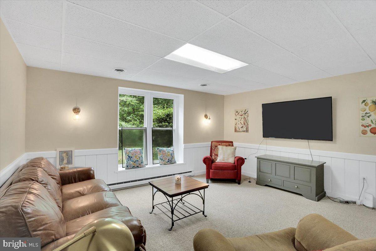 HAMPDEN SQUARE - Residential