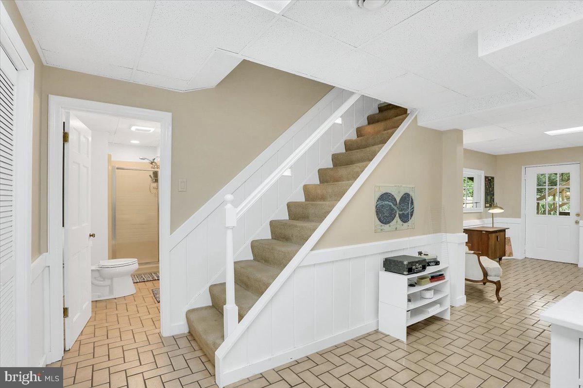 HAMPDEN SQUARE - Residential
