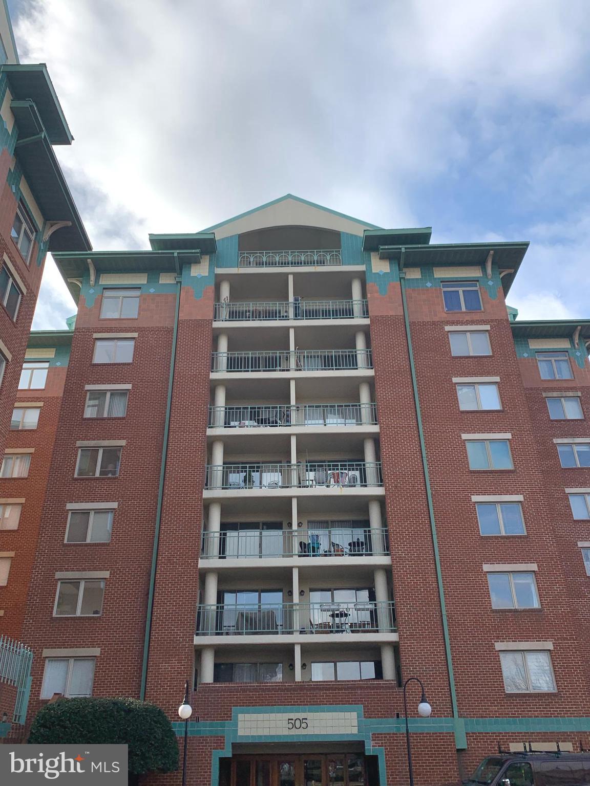 COLECROFT STATION CONDOMINIUM - Residential