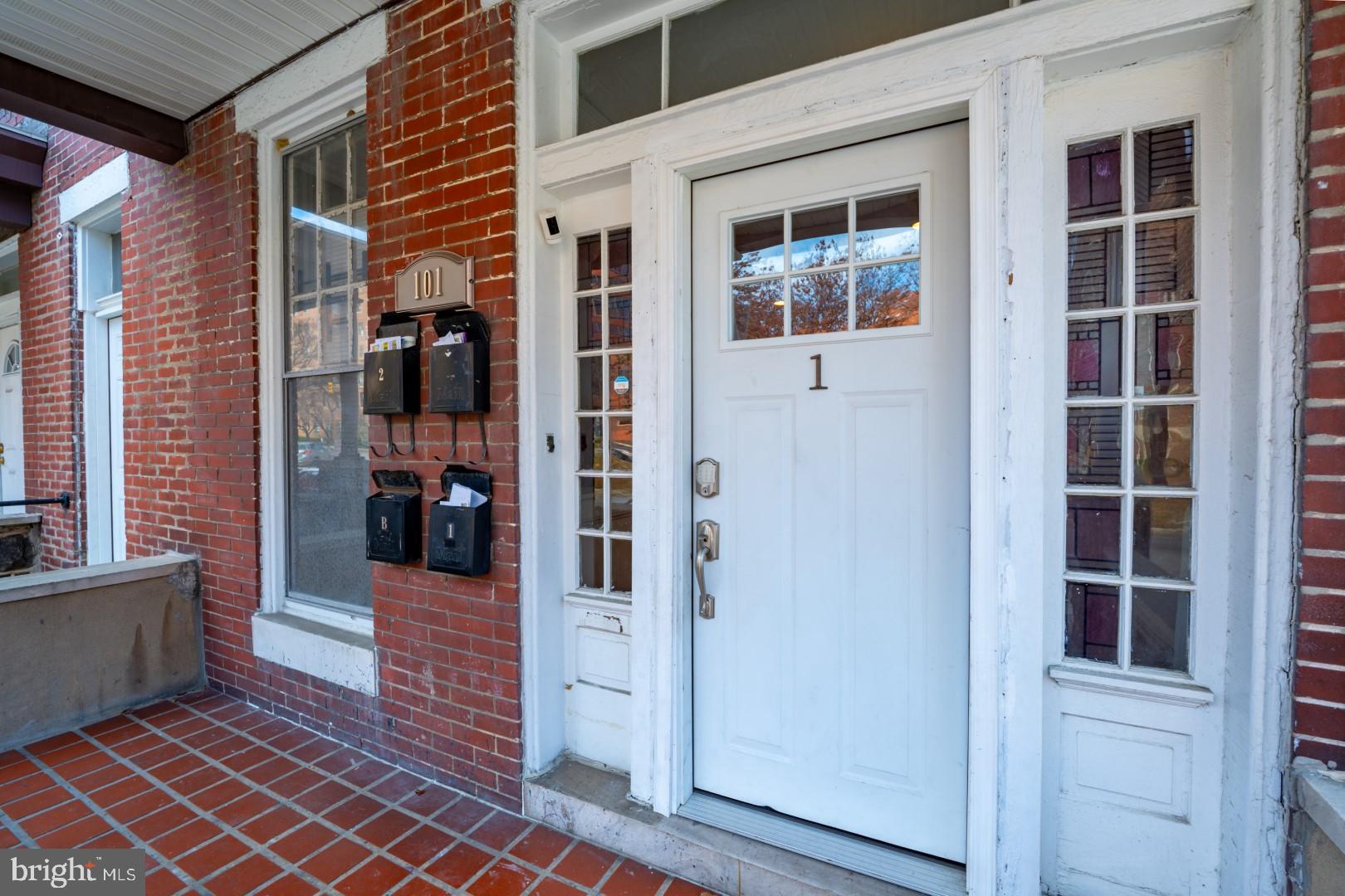 OAKENSHAWE HISTORIC DISTRICT - Residential Lease