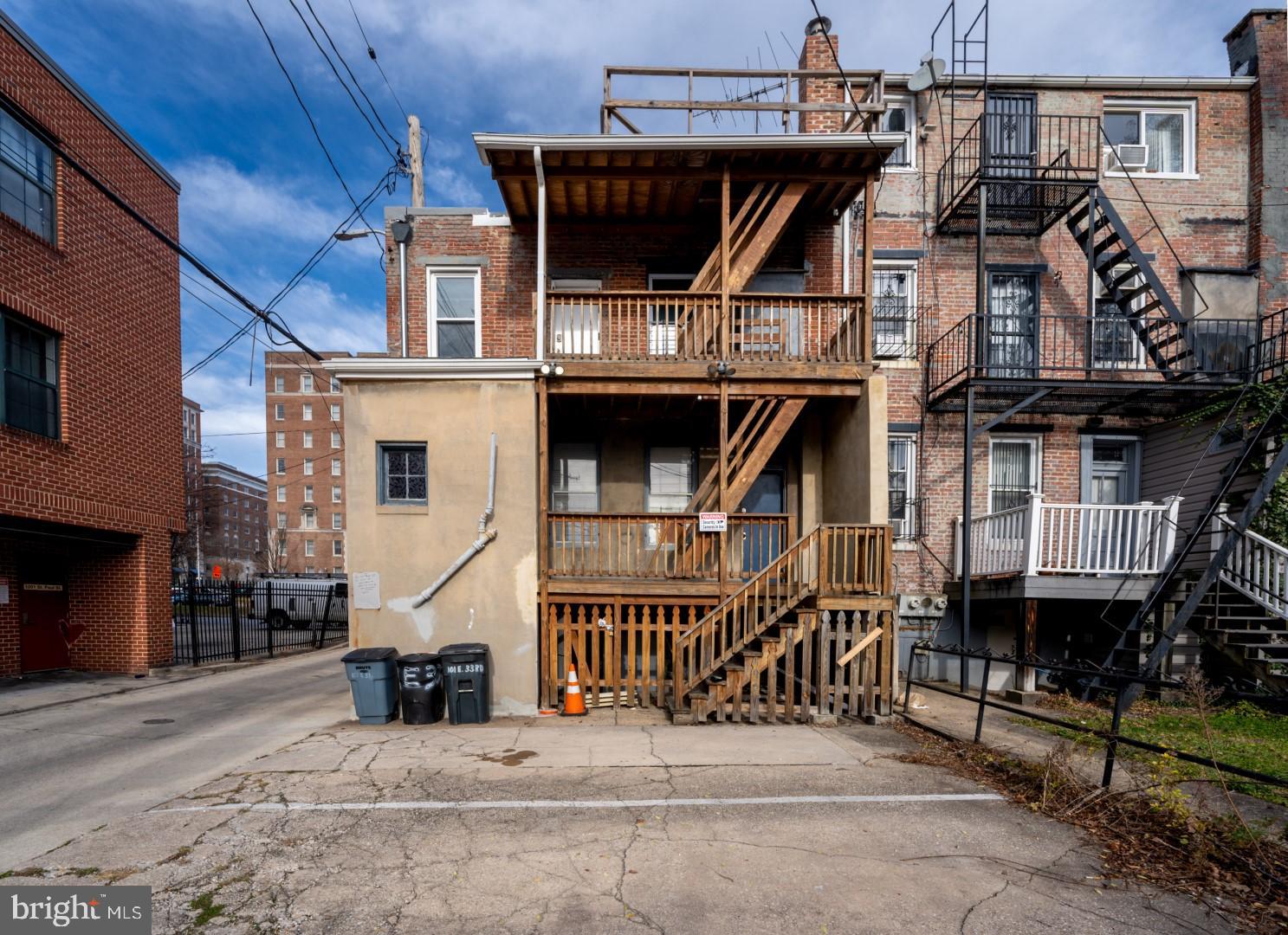 OAKENSHAWE HISTORIC DISTRICT - Residential Lease
