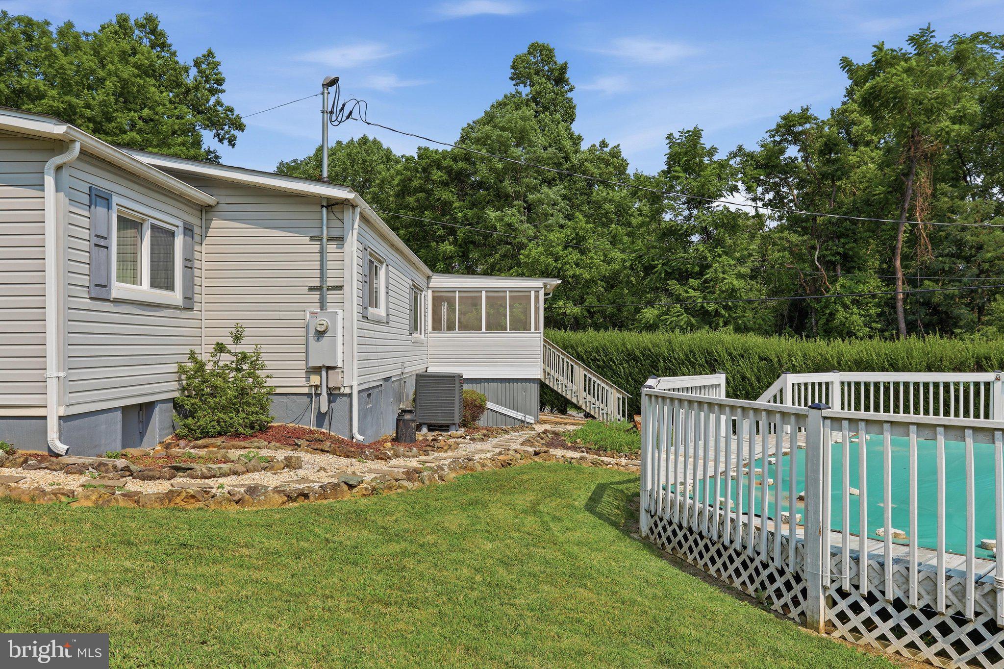 BLUE RIDGE MOUNTAIN ESTATES - Residential