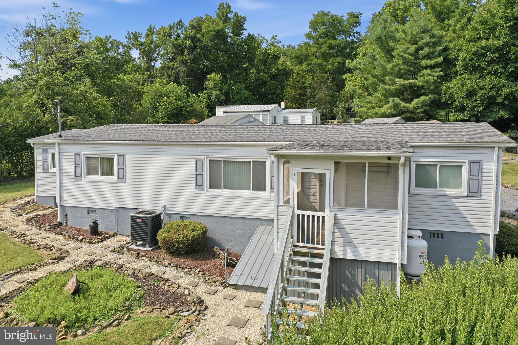 BLUE RIDGE MOUNTAIN ESTATES - Residential