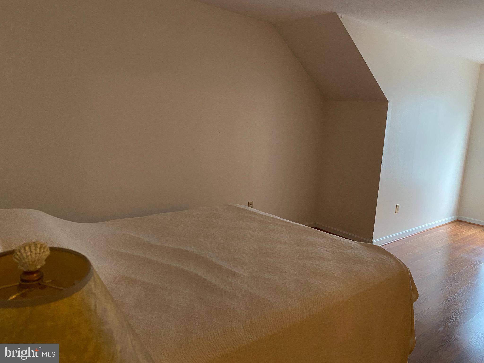 MEADOW BROOK COMMONS - Residential