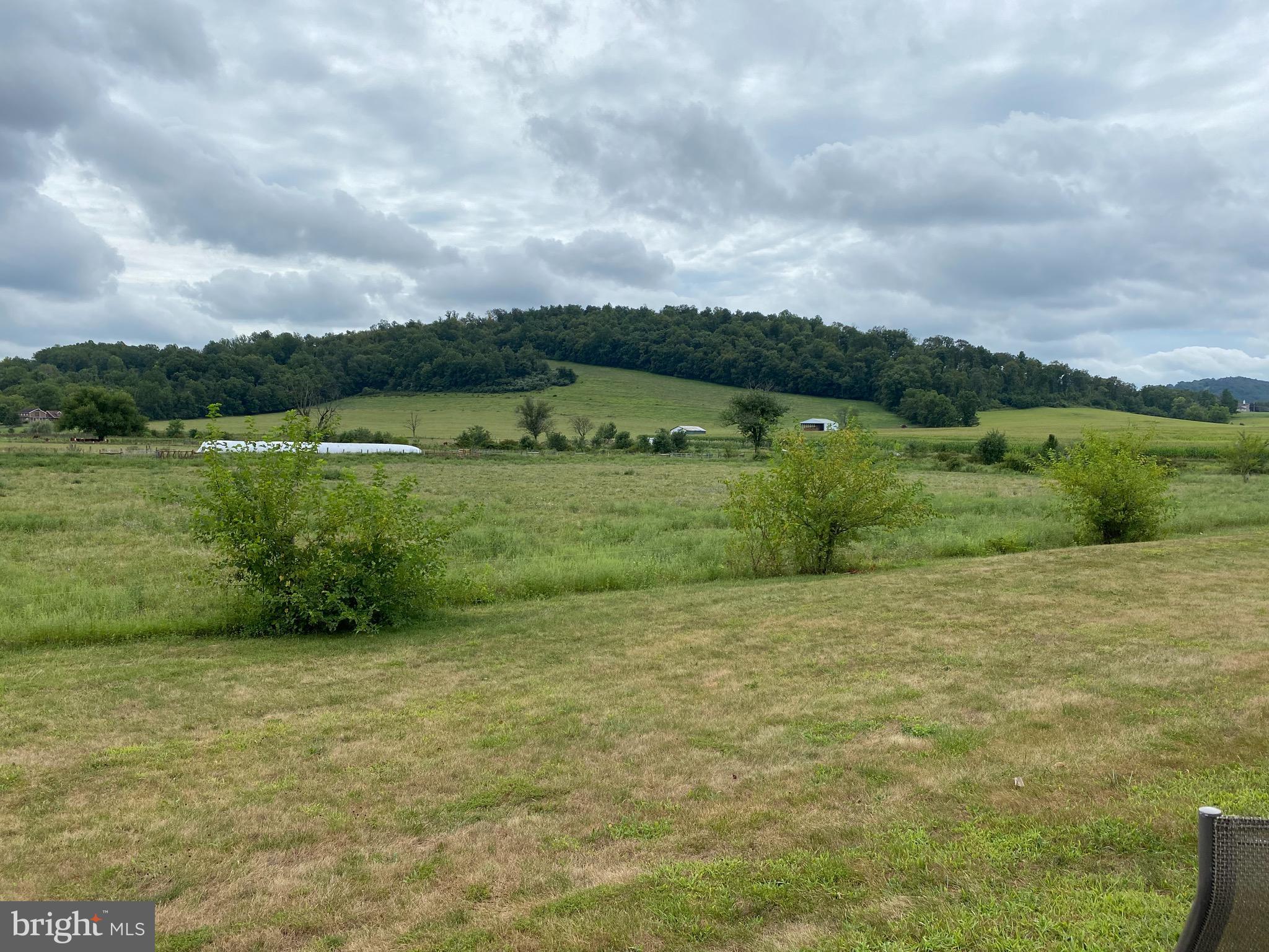 MEADOW BROOK COMMONS - Residential