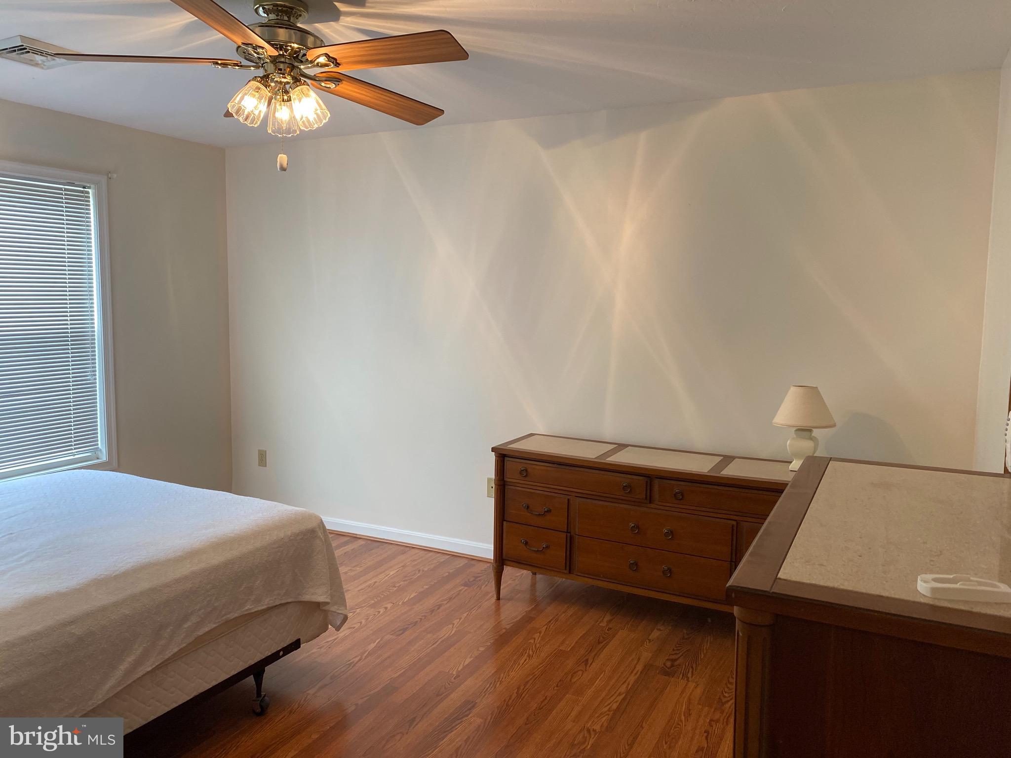 MEADOW BROOK COMMONS - Residential
