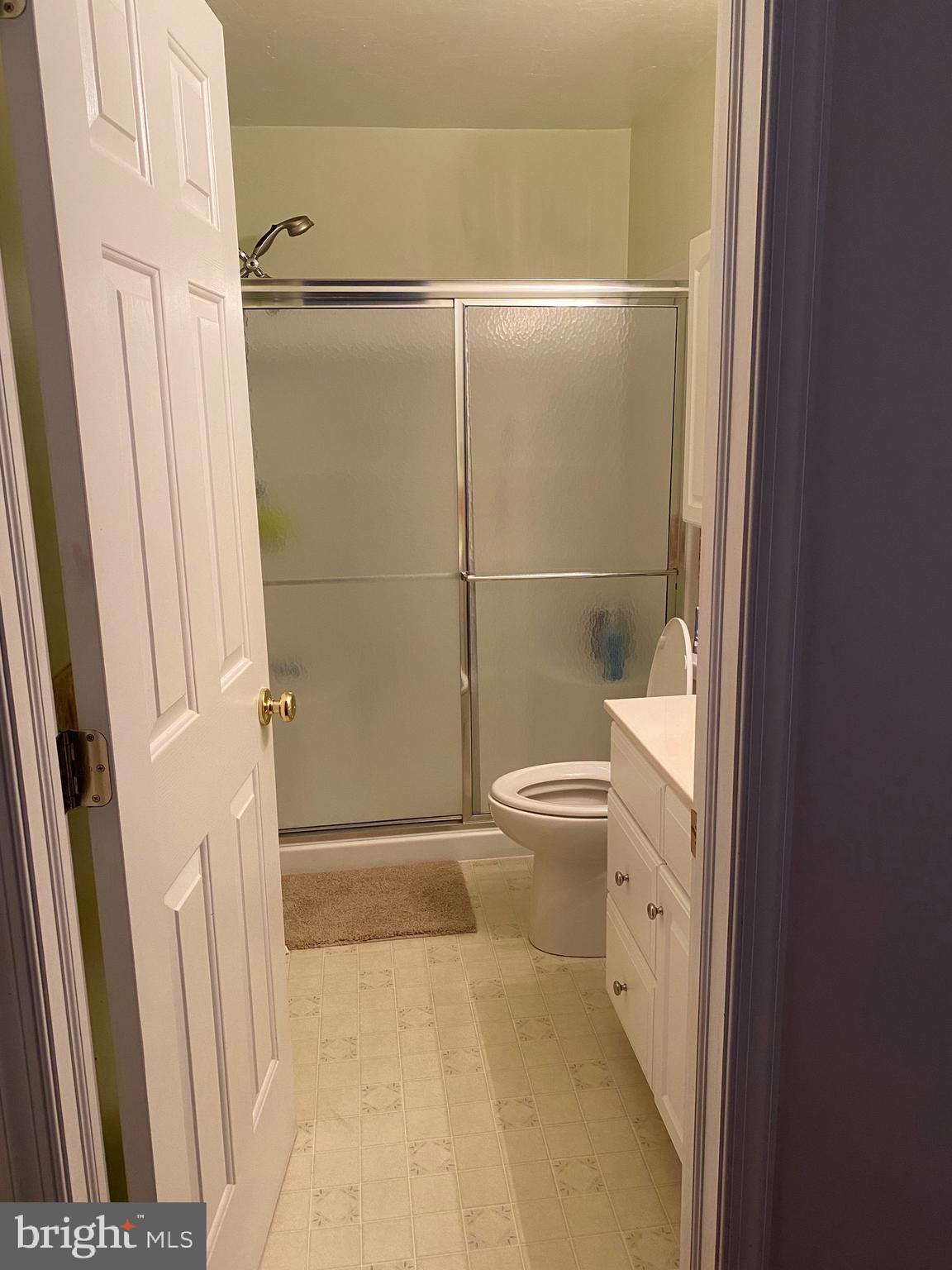 MEADOW BROOK COMMONS - Residential