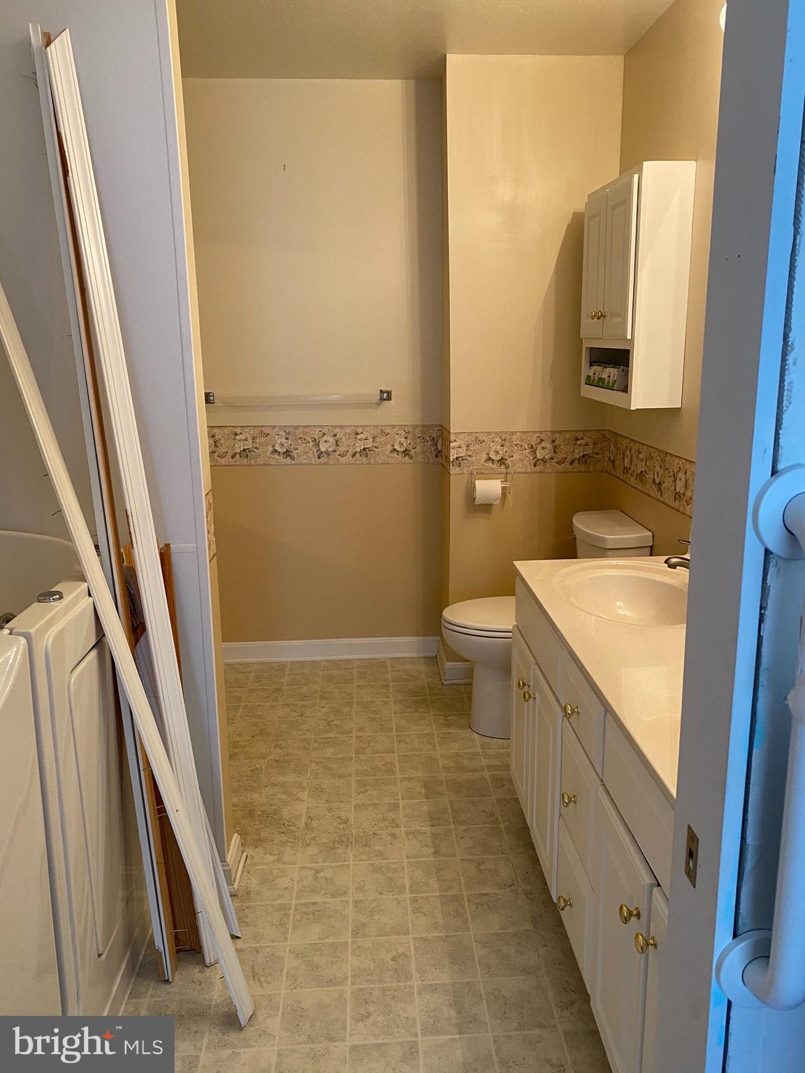 MEADOW BROOK COMMONS - Residential