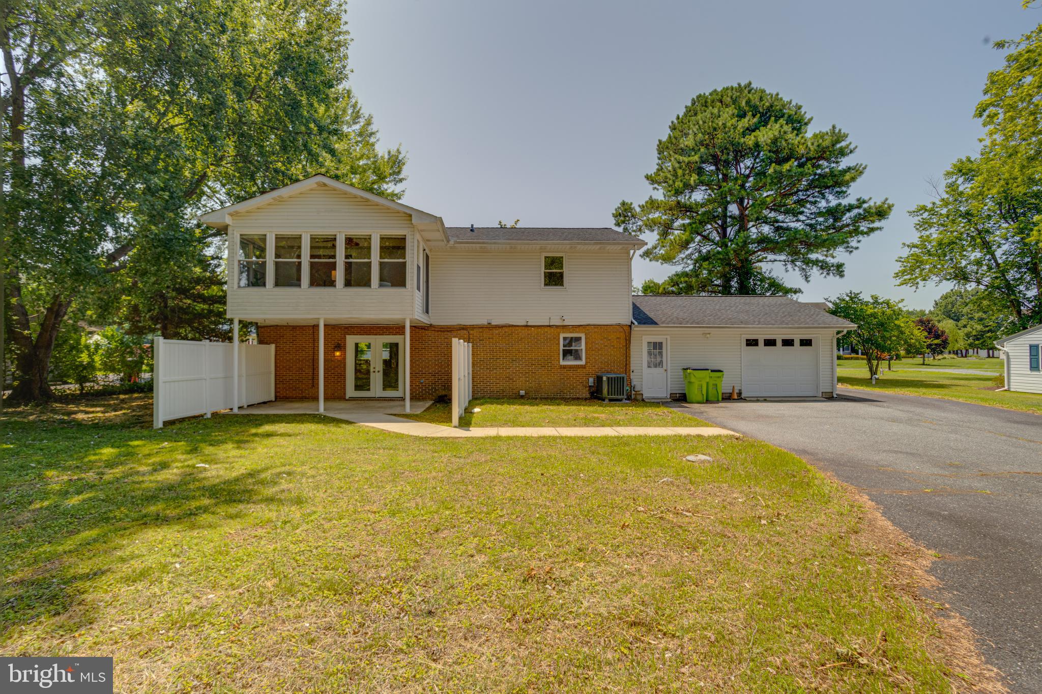 BENTONS PLEASURE - Residential