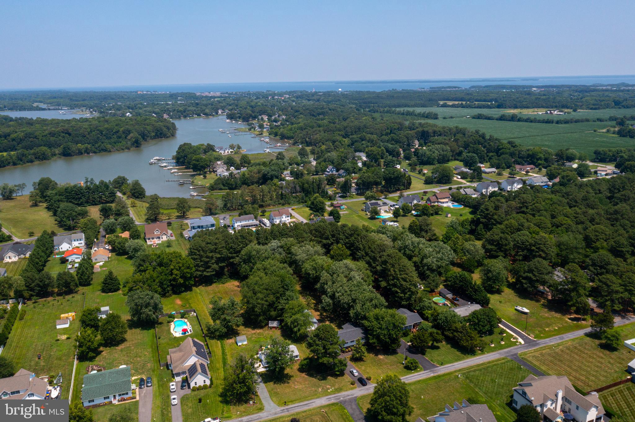 BENTONS PLEASURE - Residential
