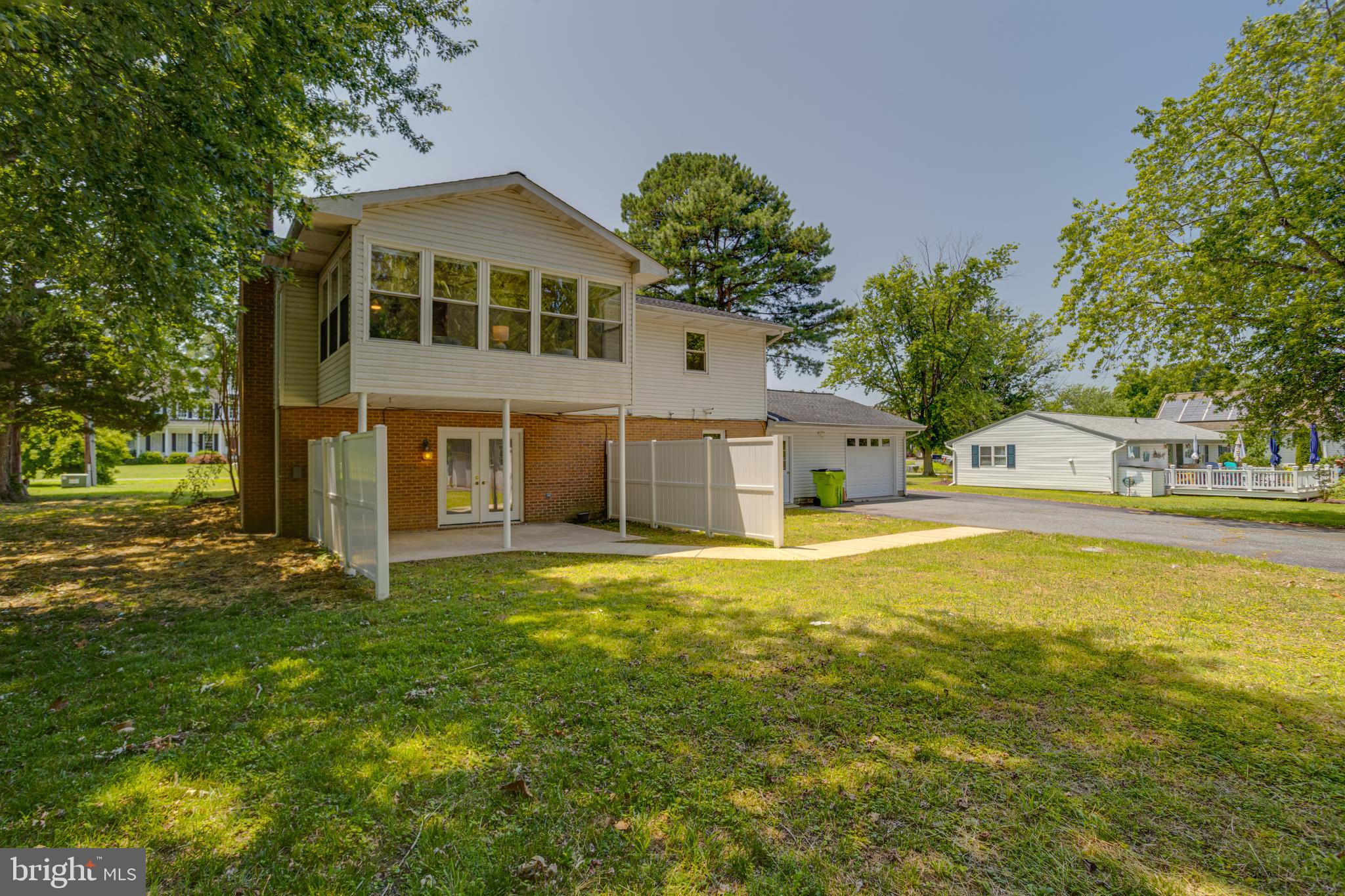 BENTONS PLEASURE - Residential