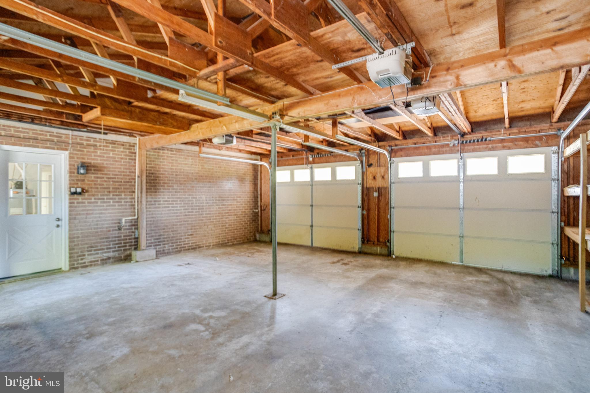 BENTONS PLEASURE - Residential