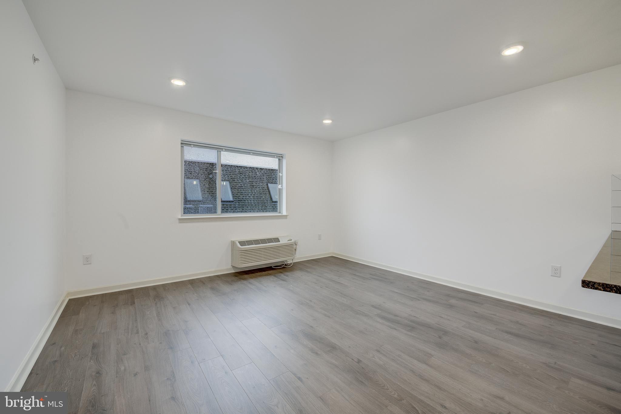 ROXBOROUGH - Residential Lease