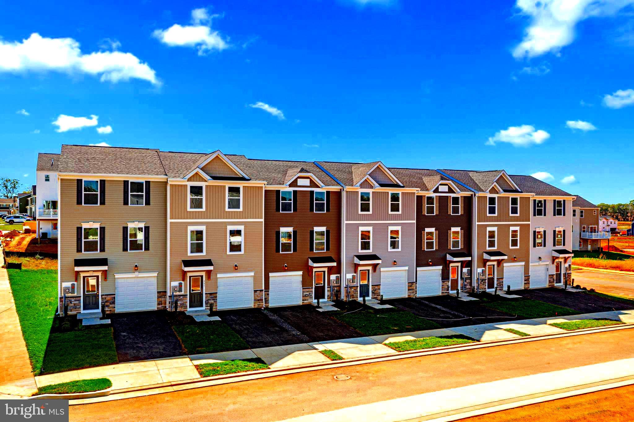 HUNTWELL WEST - Residential