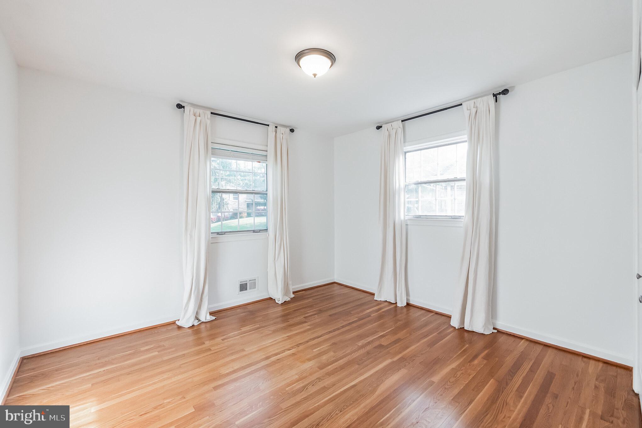 STRATTON WOODS - Residential Lease