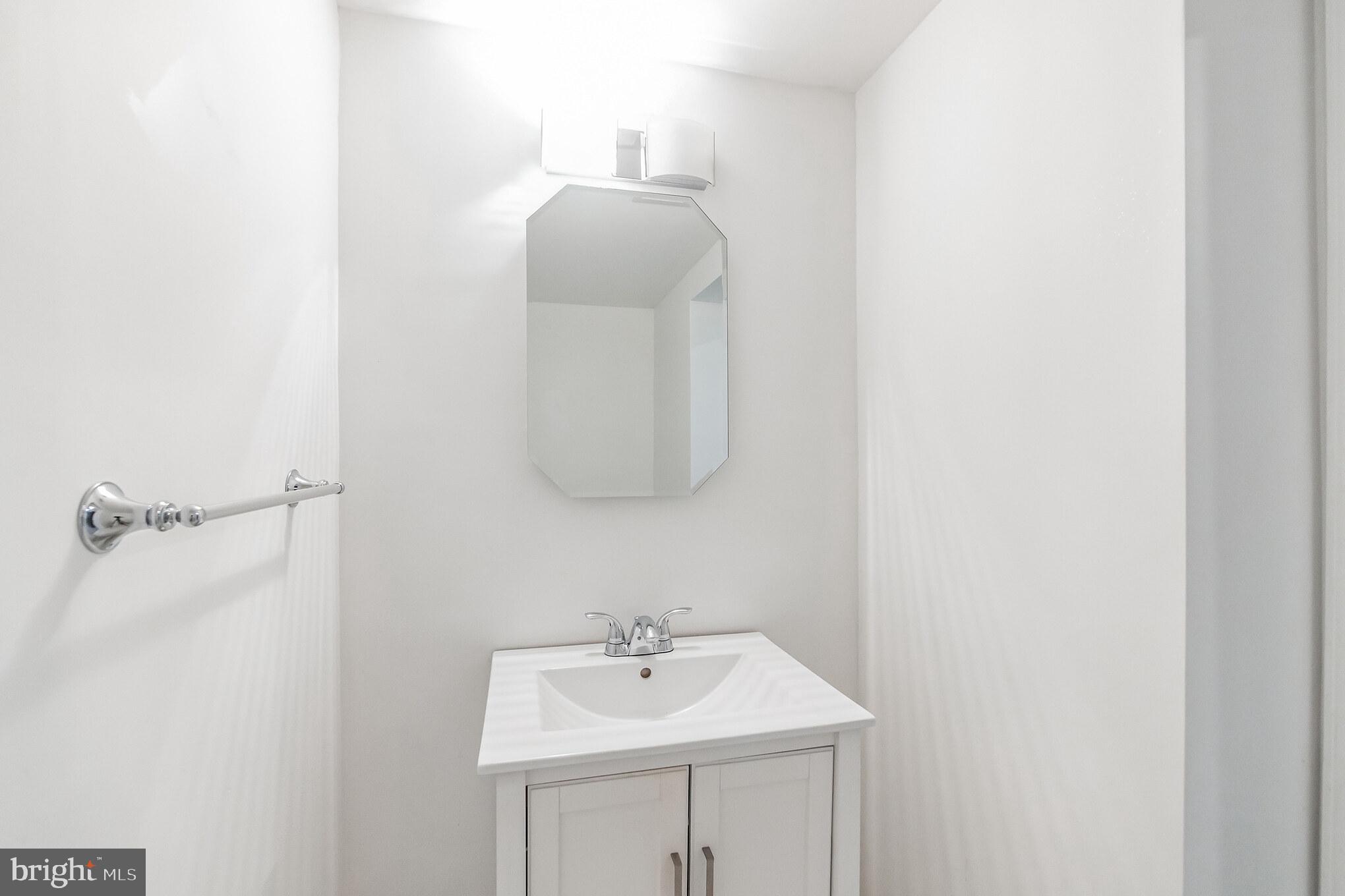 STRATTON WOODS - Residential Lease
