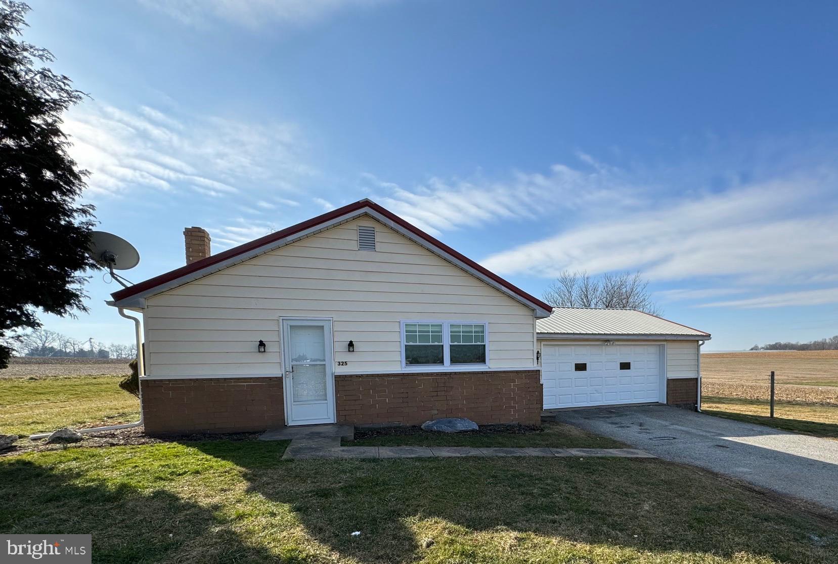 Newly renovated cottage on 90 acre farm now available for rent.  This 3 bedroom, 1 full and 1 half bath cozy house has a large kitchen that opens directly into living room with lots of light and country views.  Mud room off of oversized 2 car garage has washer, dryer hookups and room for storage.  Tenant responsible for all utilities including lawn care within building envelope.  Close to major route 41 with easy commutes to Wilmington, Kennett Square and Lancaster.