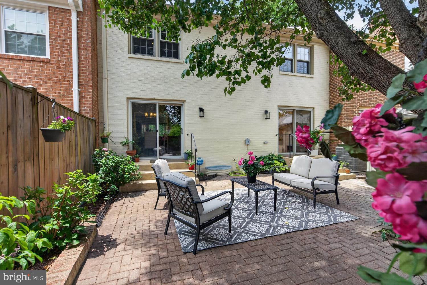 CHARLESTOWN - Residential