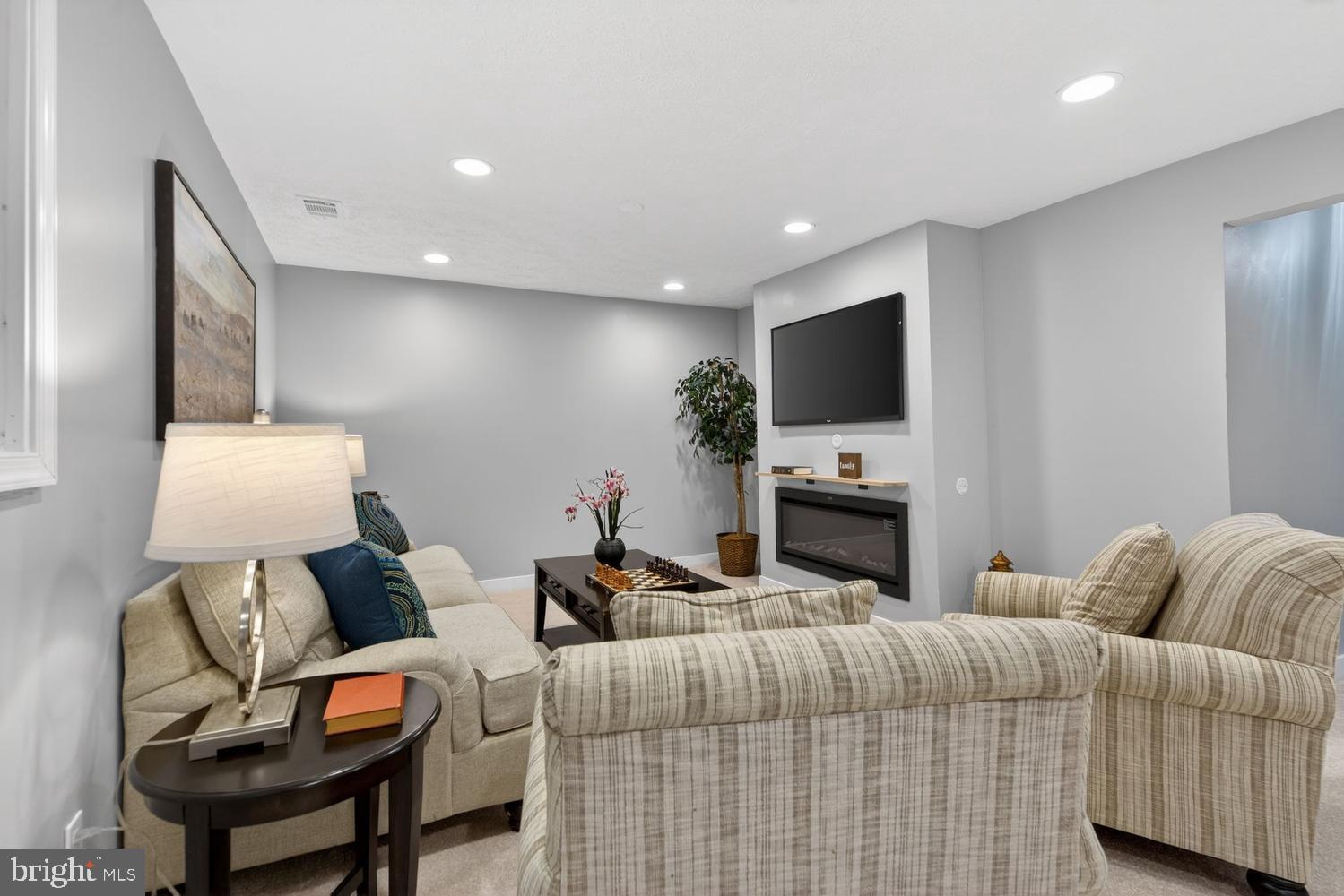 CHARLESTOWN - Residential