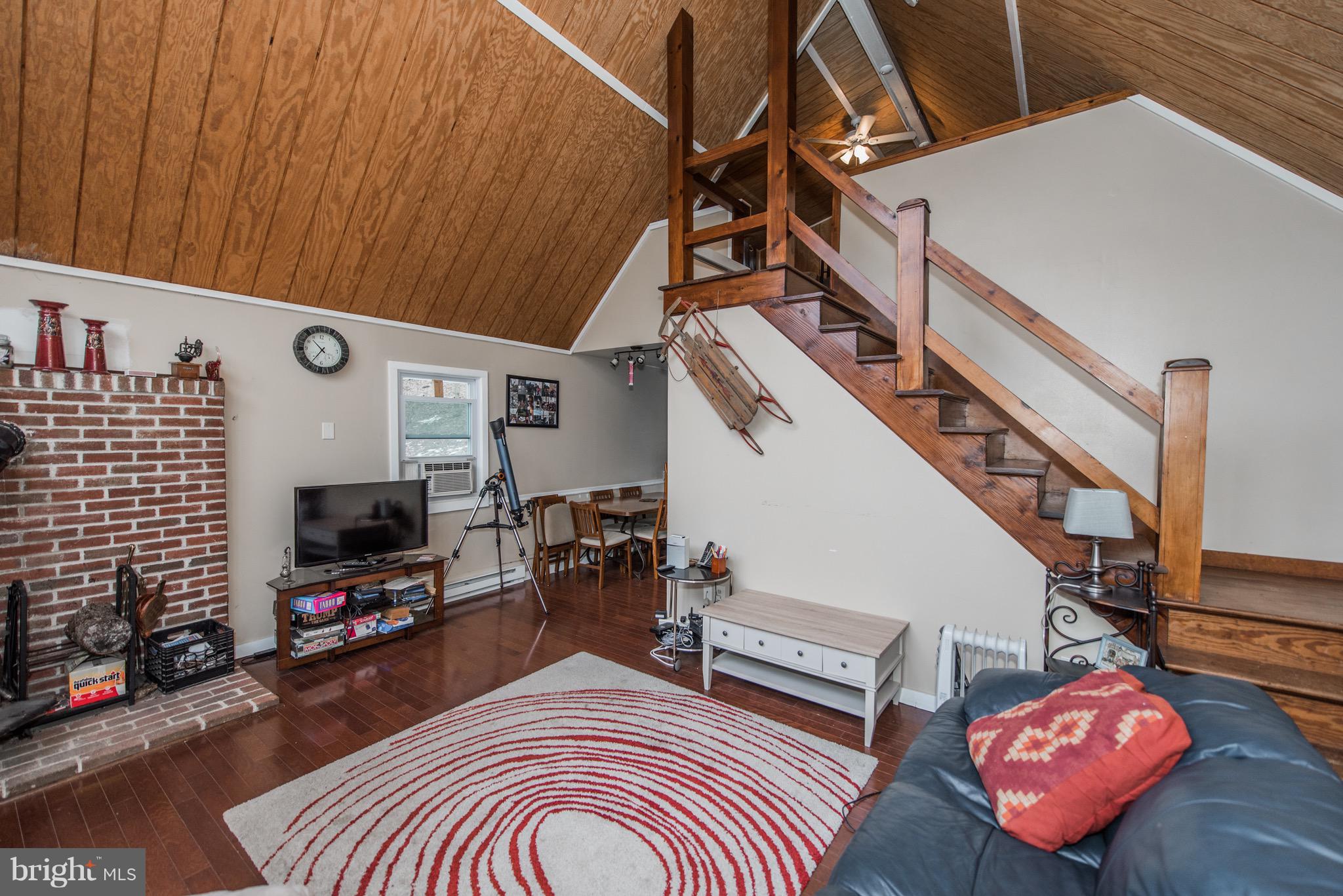 ROUSE MT - Residential