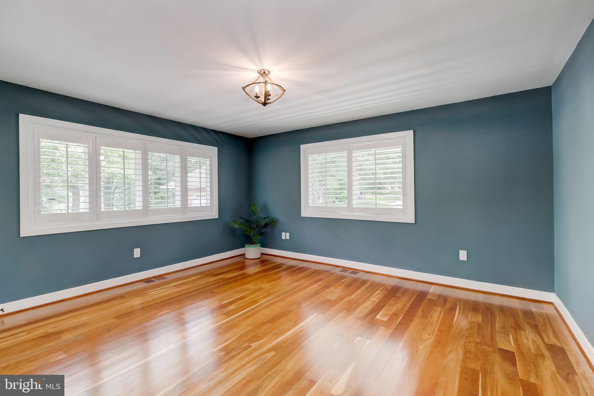 OLDE SEVERNA PARK - Residential