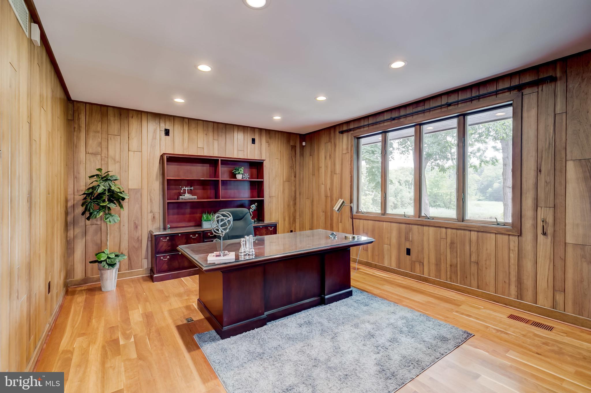 OLDE SEVERNA PARK - Residential