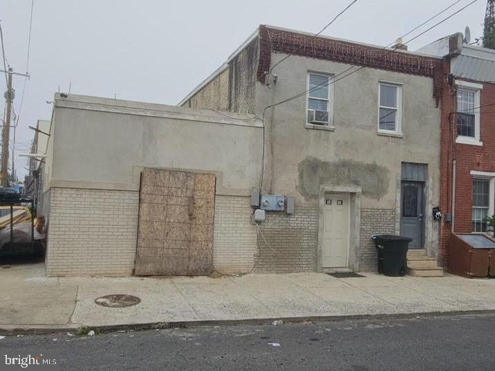 Investor's Dream or Perfect Owner-Occupant Opportunity! Welcome to 2137-39 Ann St – a rare find offering two structures on one lot with multiple income-generating units and abundant garage space!

The main building is set up as a duplex, featuring a spacious 1-bedroom apartment on the first floor and a well-laid-out 2-bedroom apartment on the second floor. Ideal for live-in owners or long-term tenants, each unit has private entrances and separate utilities.

The corner structure adds even more value with a 1-bedroom apartment and a massive 6-car garage – perfect for car enthusiasts, storage, or potential workshop space. Bonus storage area above or behind the garage offers even more flexibility.

Great location on a corner lot, steps from local amenities, public transportation, and major routes. Whether you're expanding your portfolio or seeking a live-in income opportunity, this property checks all the boxes.

Don’t miss this unique chance to own a versatile and income-producing property in a prime spot!