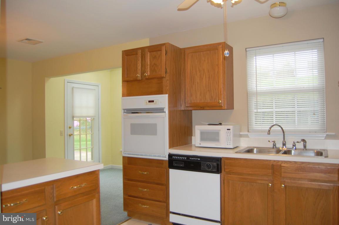 MANOR OAKS - Residential