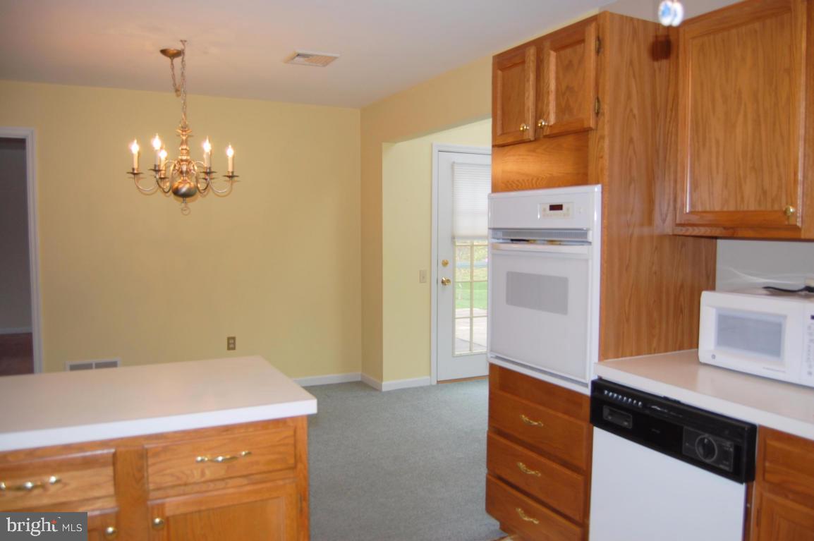 MANOR OAKS - Residential