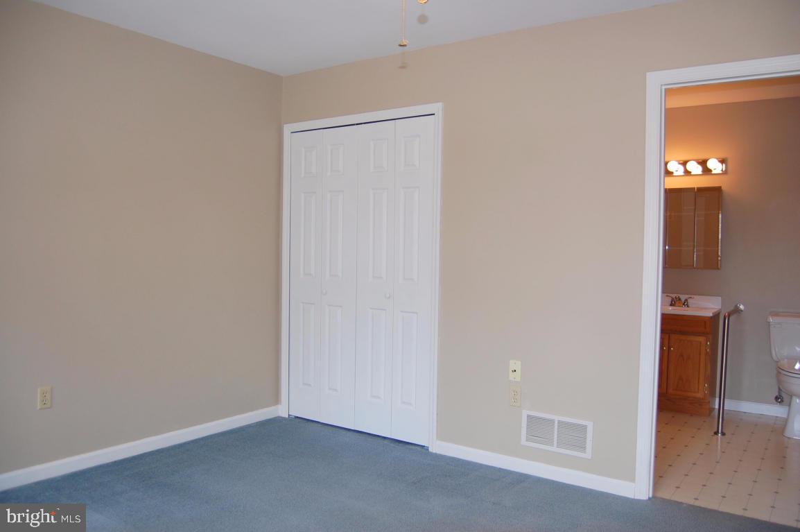 MANOR OAKS - Residential