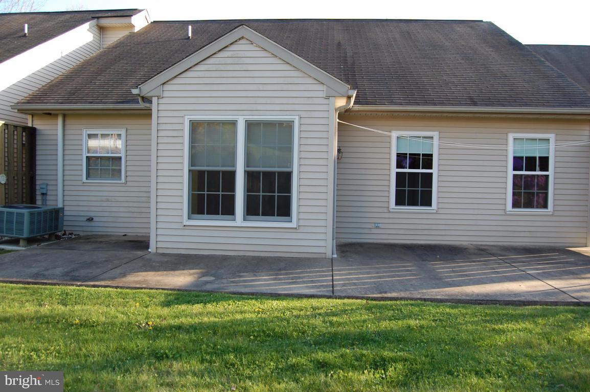MANOR OAKS - Residential