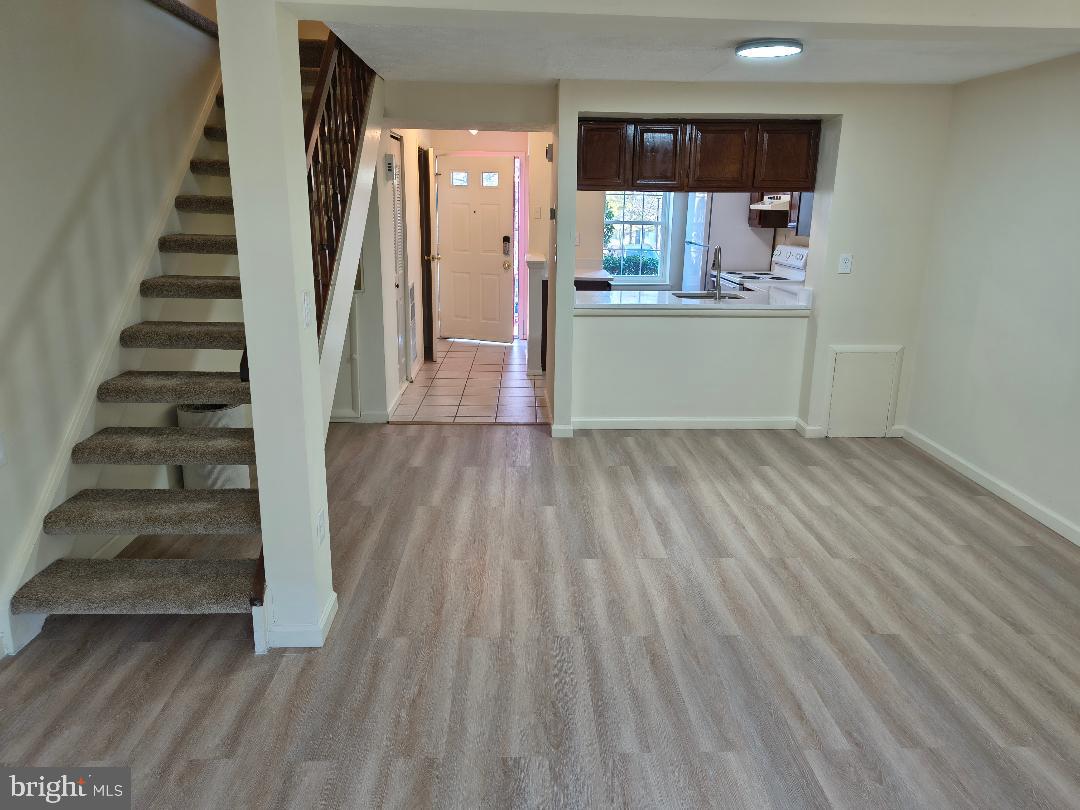 GUNNERS LAKE VILLAGE - Residential