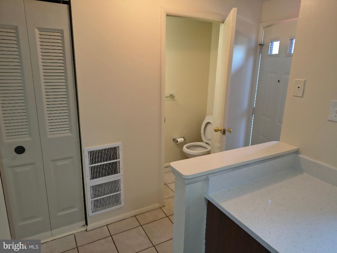 GUNNERS LAKE VILLAGE - Residential
