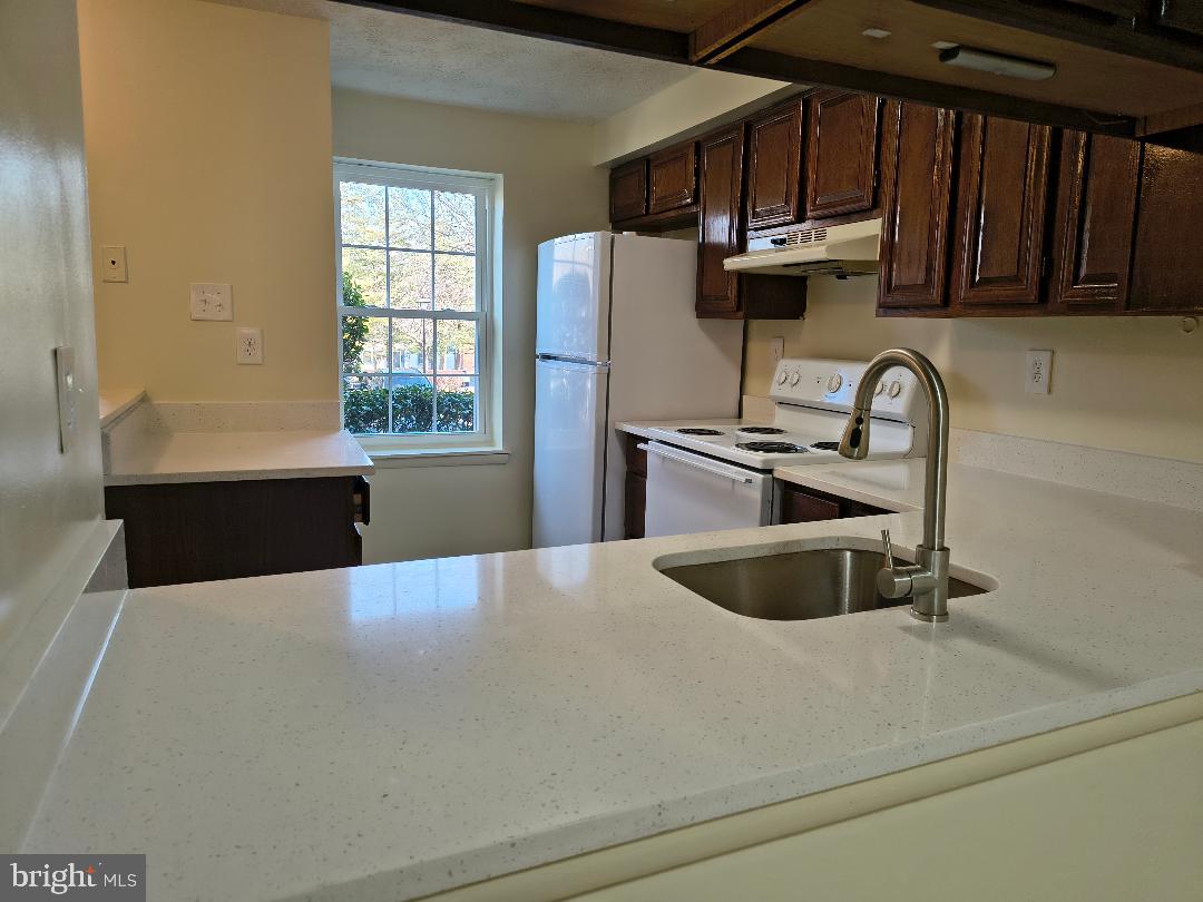 GUNNERS LAKE VILLAGE - Residential