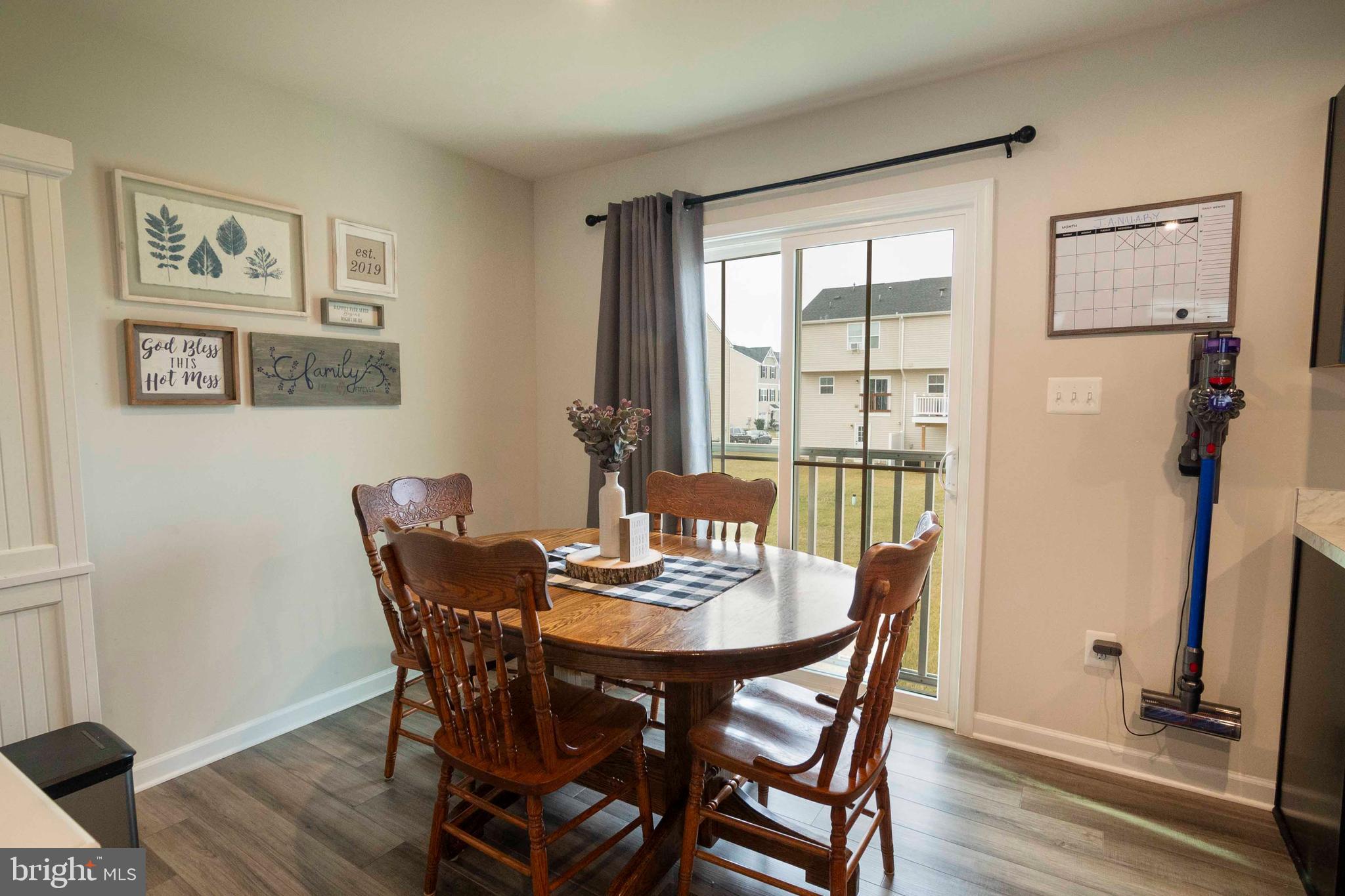 THE LAKES AT MARTINSBURG - Residential Lease