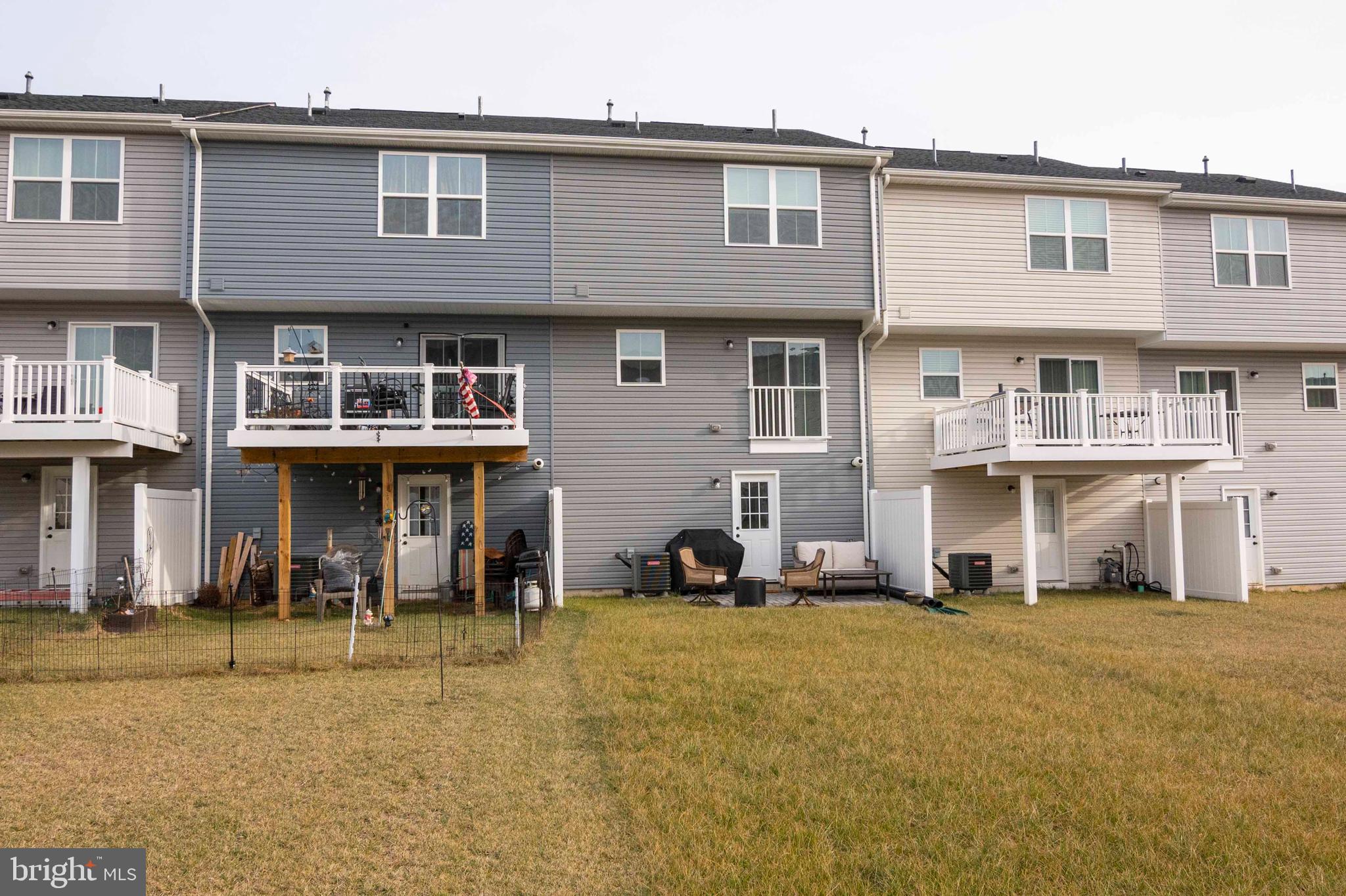 THE LAKES AT MARTINSBURG - Residential Lease