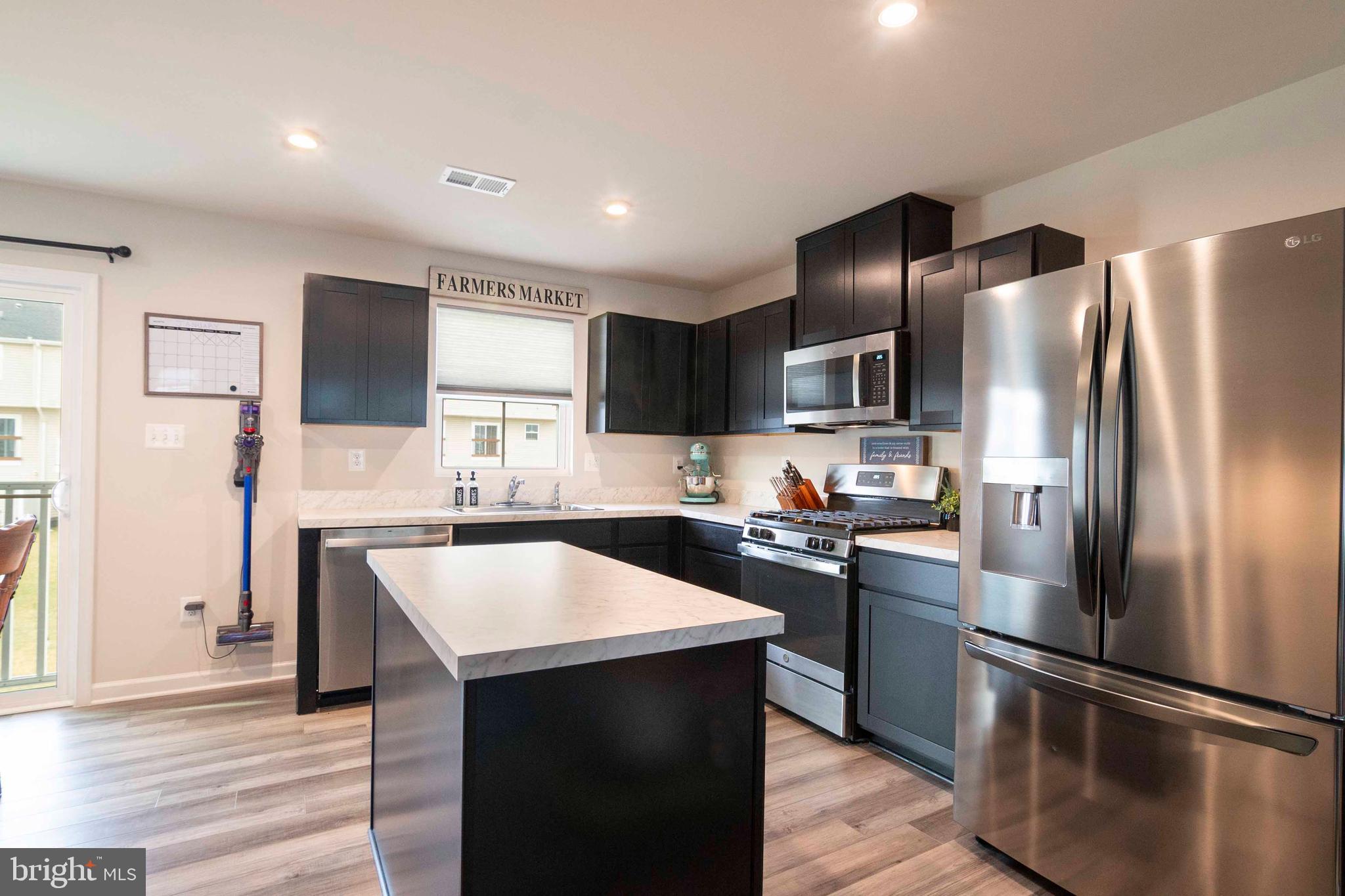 THE LAKES AT MARTINSBURG - Residential Lease