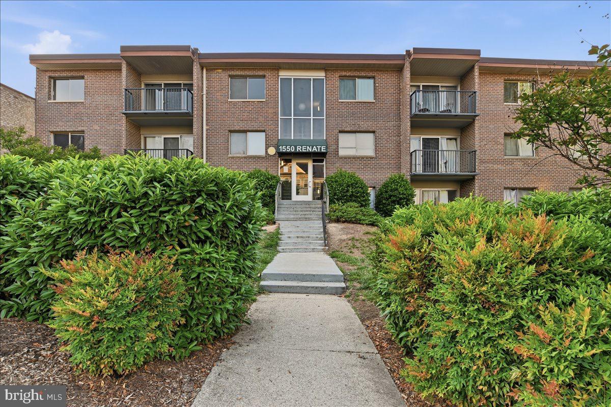 OCCOQUAN RIDGE CONDO - Residential