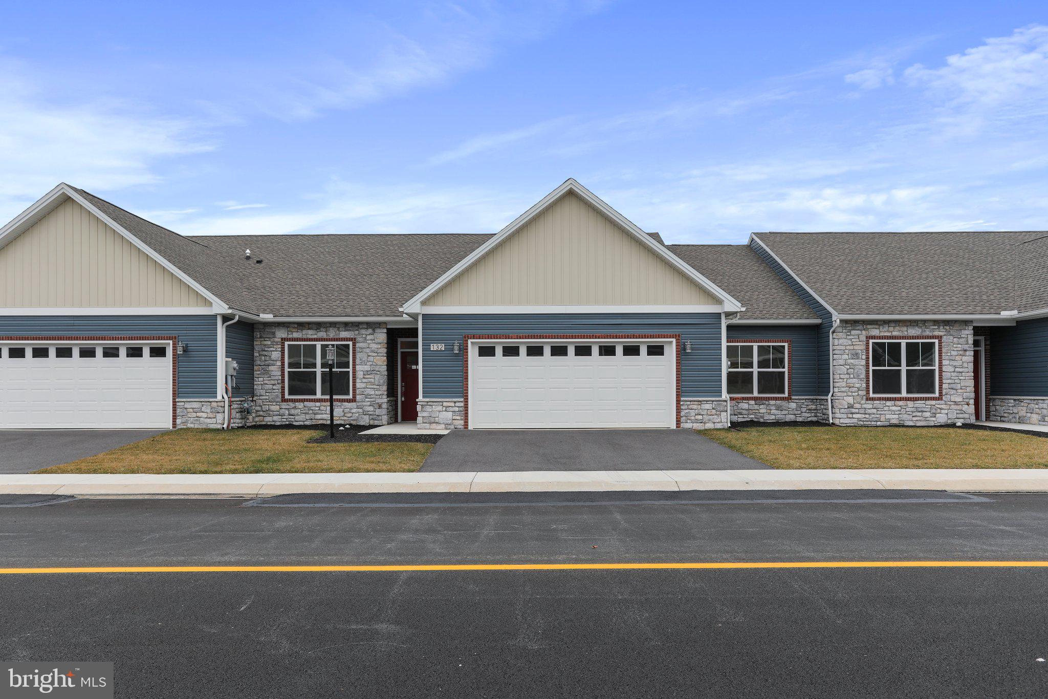 MEADOWSGREEN - Residential Lease