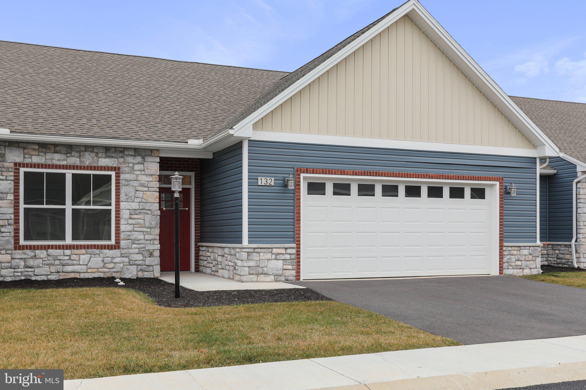 MEADOWSGREEN - Residential Lease