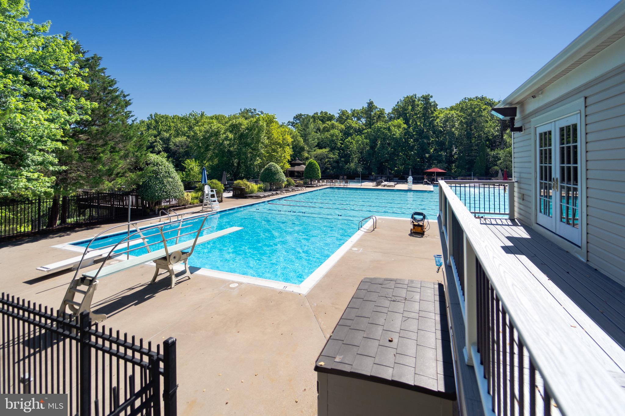 SULLY STATION - Residential