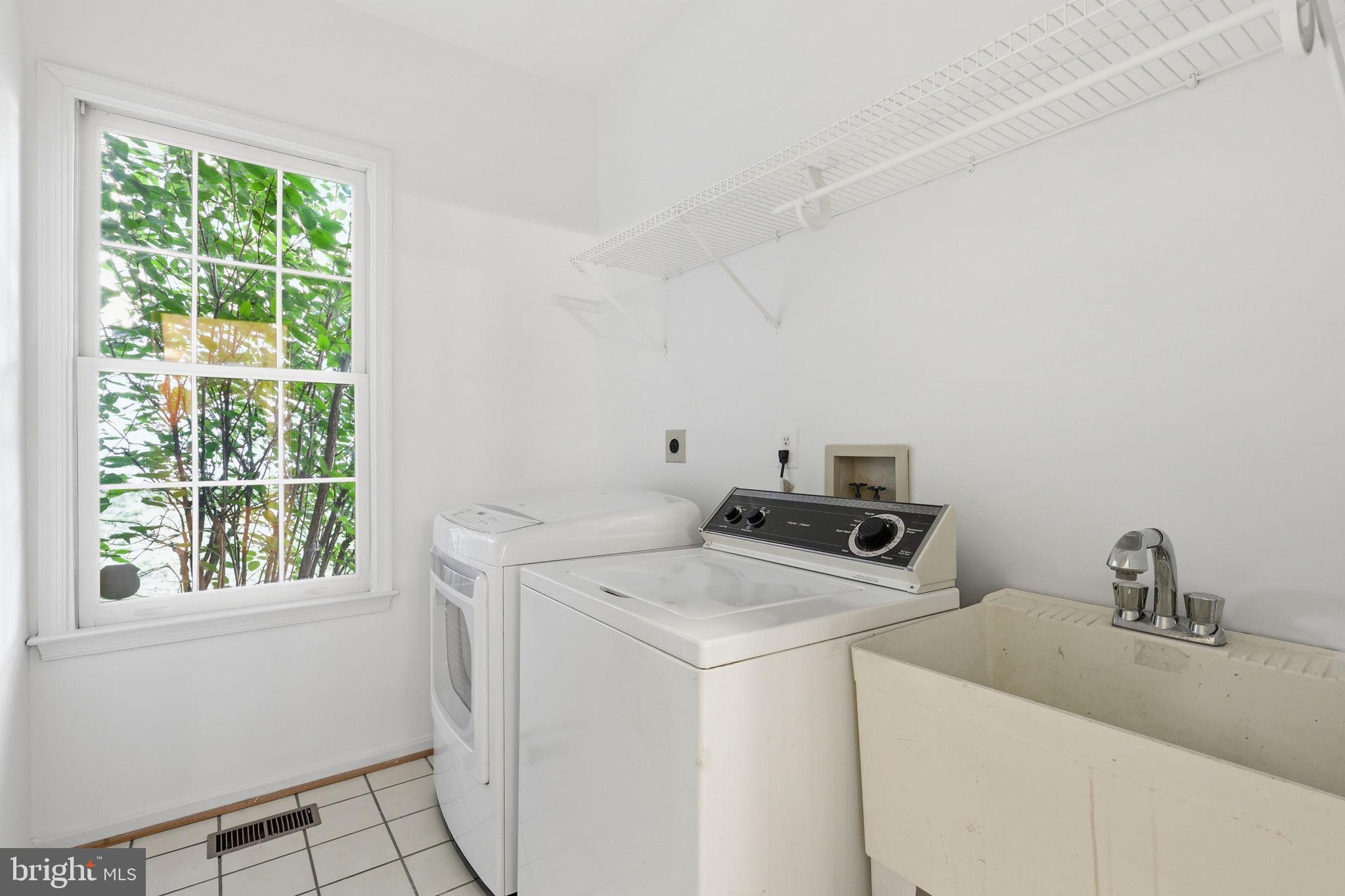MIDDLEFORD - Residential