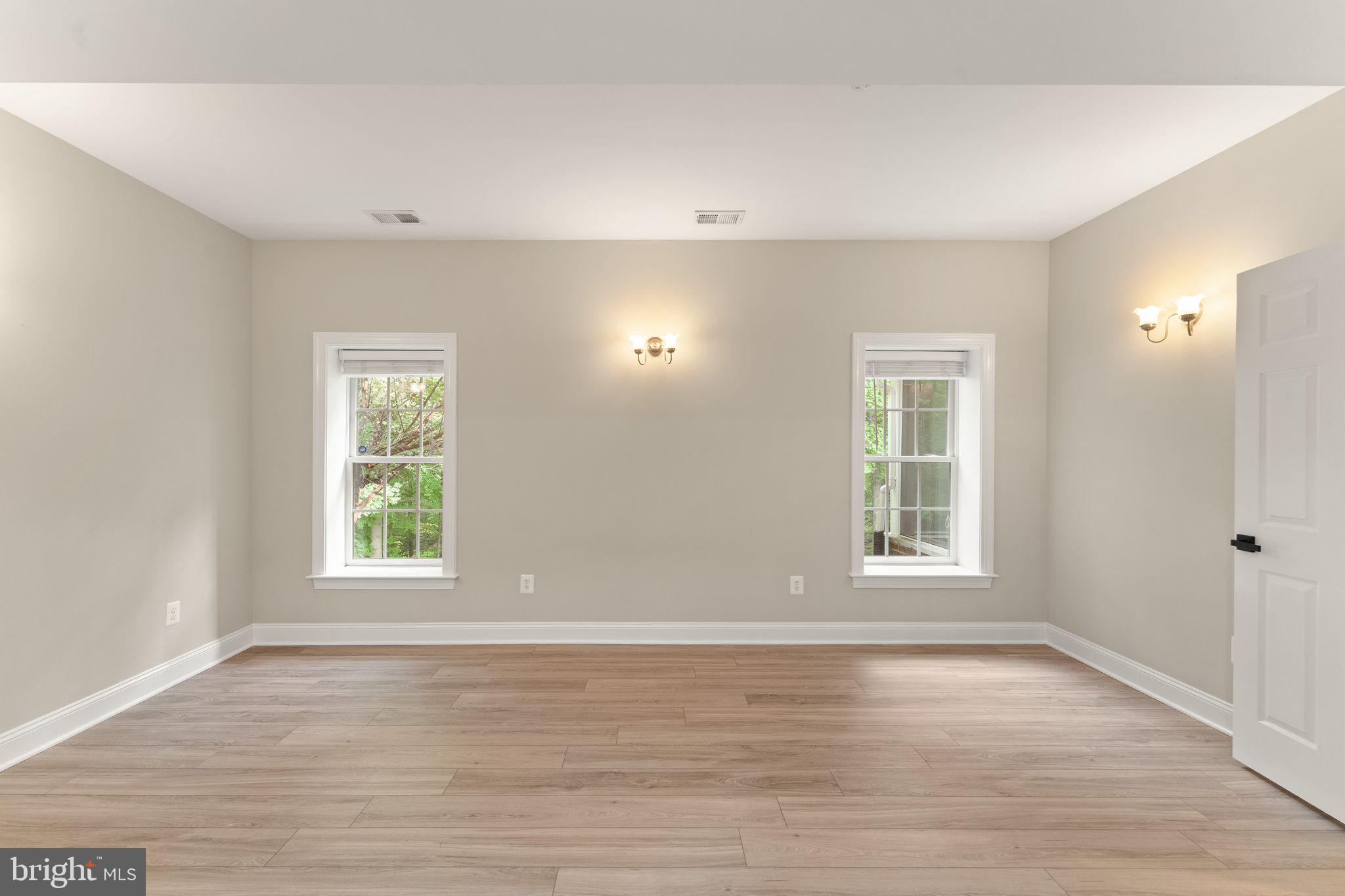 LANSDOWNE ON THE POTOMAC - Residential
