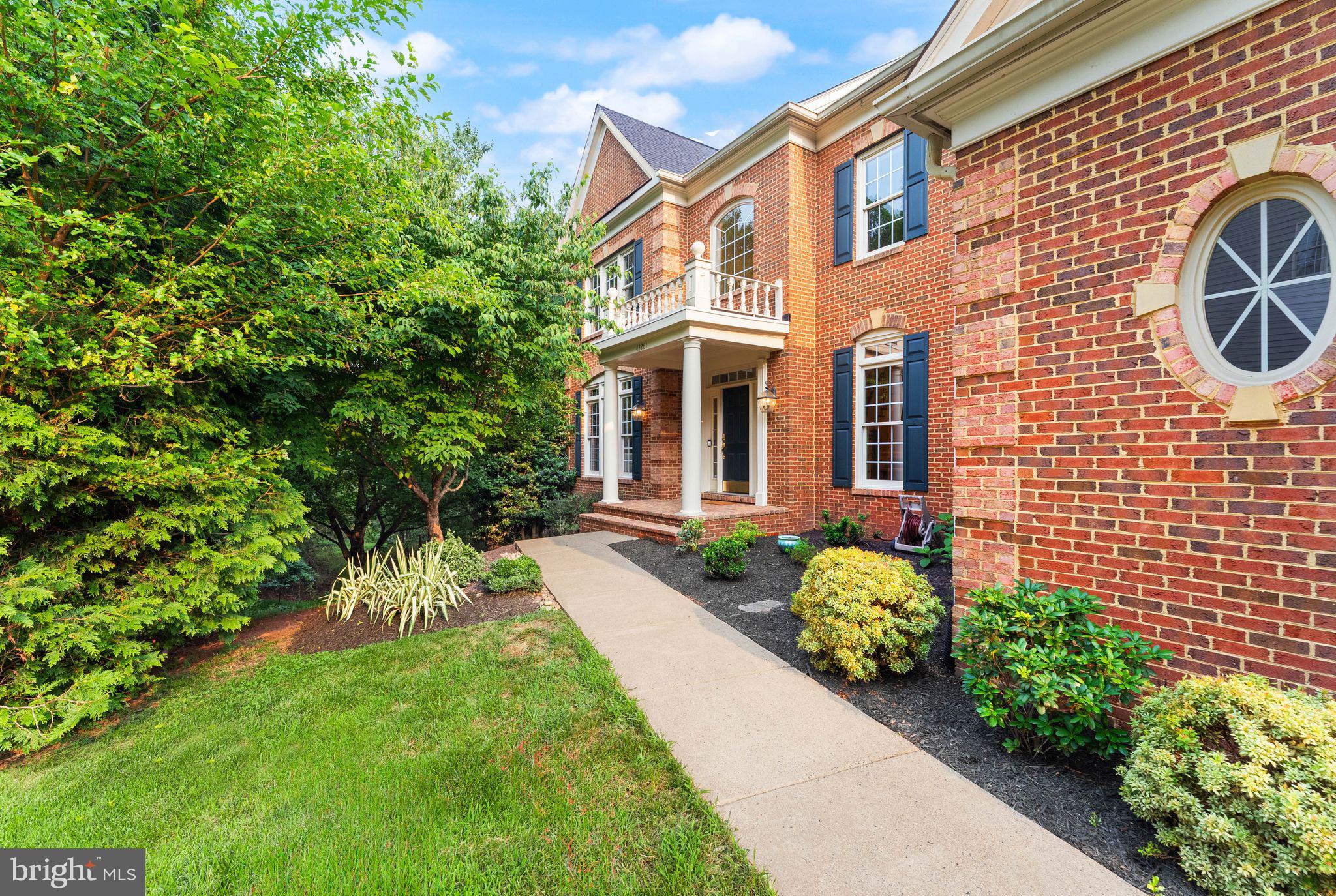 LANSDOWNE ON THE POTOMAC - Residential
